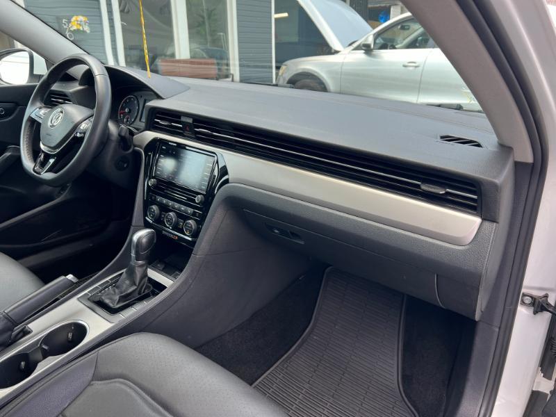 Volkswagen Passat SE 2021