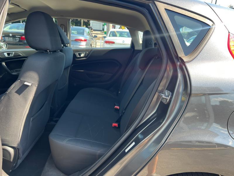 Ford Fiesta SE Hatchback 2015