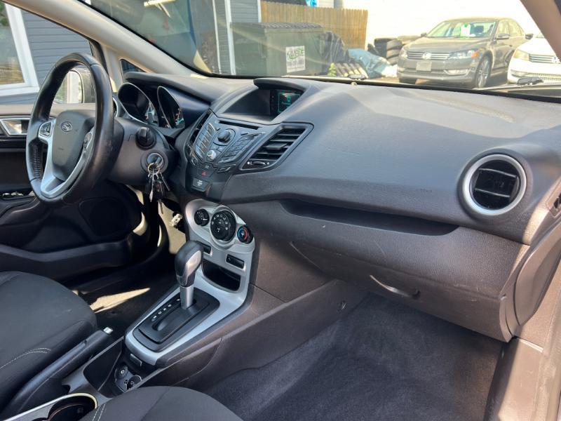 Ford Fiesta SE Hatchback 2015