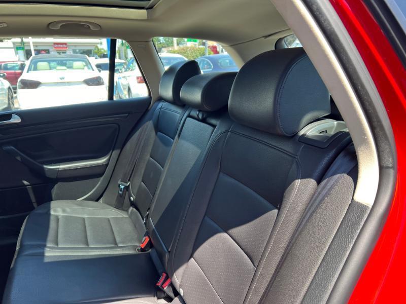 Volkswagen Jetta SportWagen 2.0L TDI 2013
