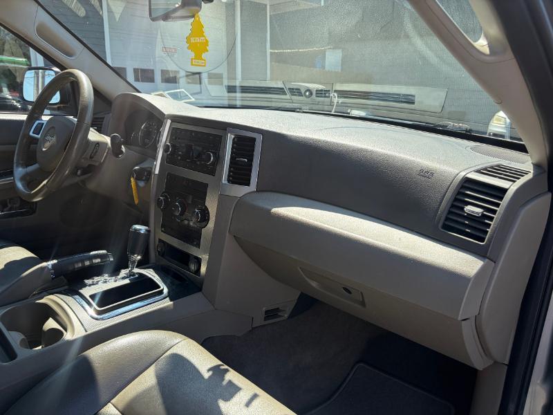 Jeep Grand Cherokee Laredo 4WD 2009