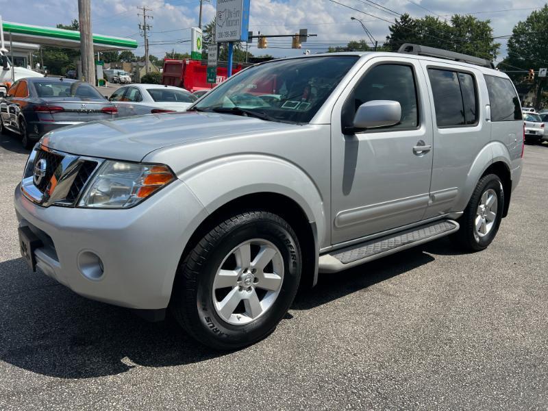 Nissan Pathfinder LE 2WD 2012