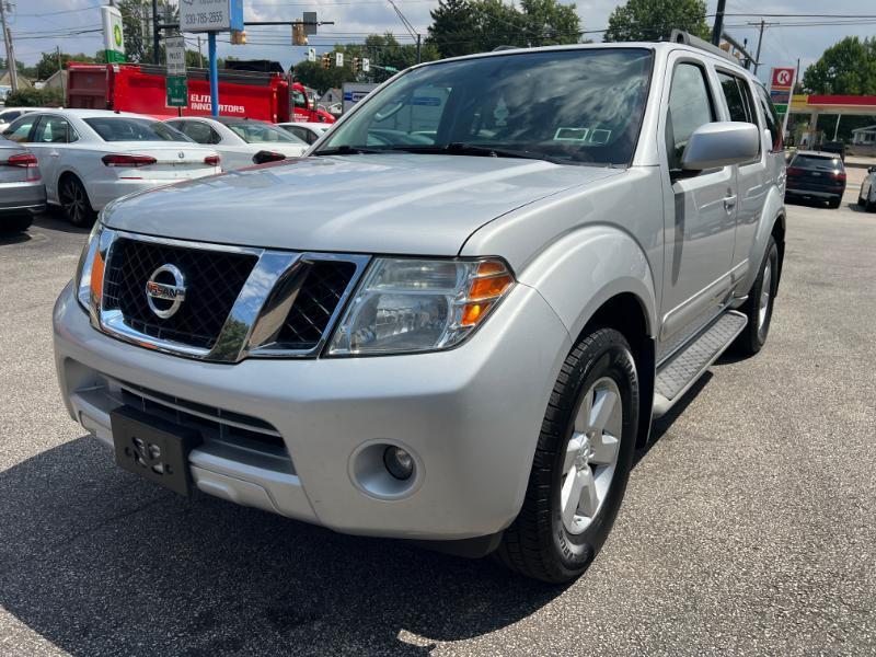 Nissan Pathfinder LE 2WD 2012