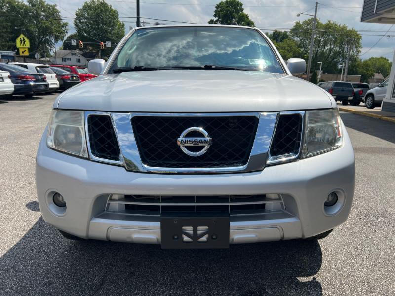 Nissan Pathfinder LE 2WD 2012