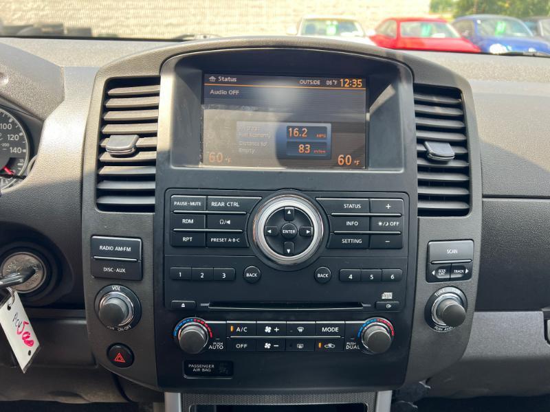 Nissan Pathfinder LE 2WD 2012