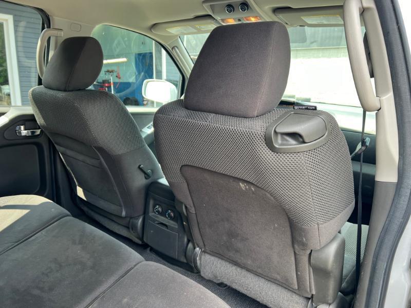 Nissan Pathfinder LE 2WD 2012
