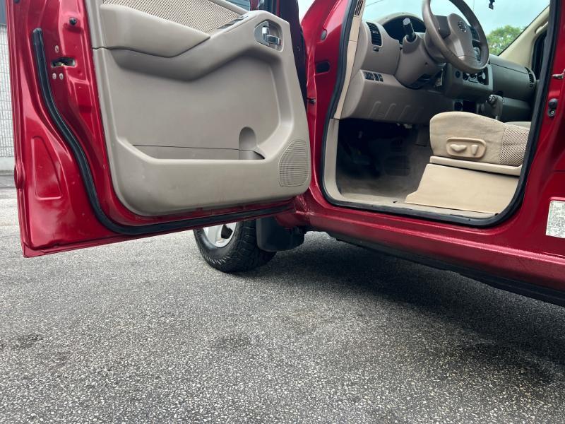 Nissan Frontier LE Crew Cab 4WD 2008