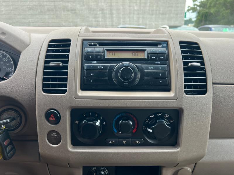 Nissan Frontier LE Crew Cab 4WD 2008