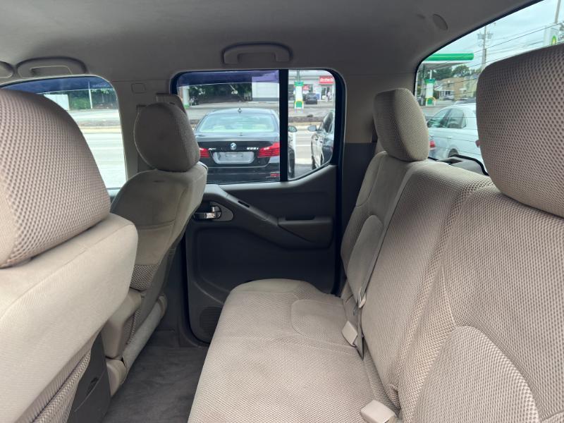 Nissan Frontier LE Crew Cab 4WD 2008