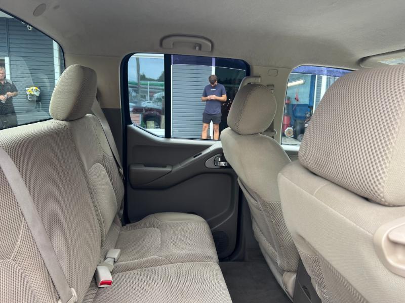 Nissan Frontier LE Crew Cab 4WD 2008