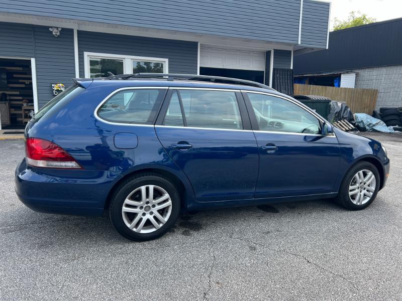 Volkswagen Jetta SportWagen 2.0L TDI 2011