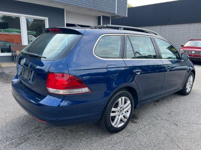 Volkswagen Jetta SportWagen 2.0L TDI 2011