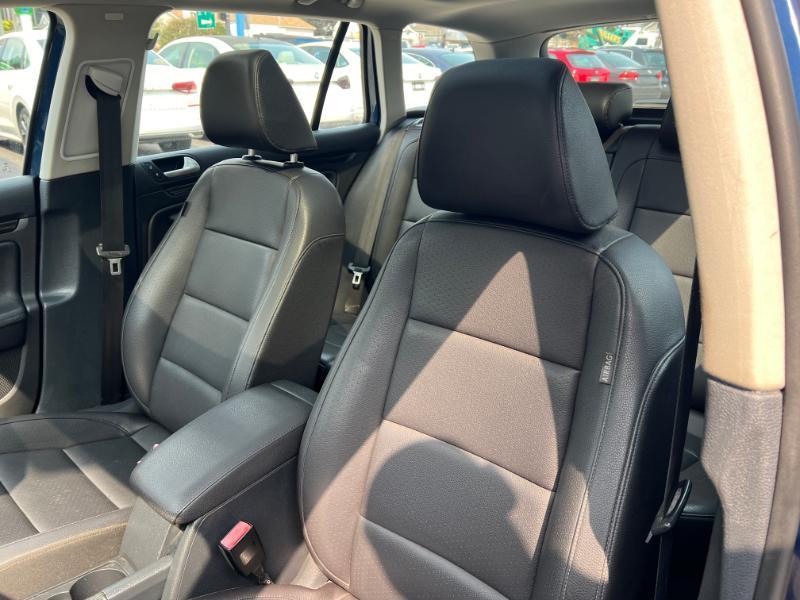 Volkswagen Jetta SportWagen 2.0L TDI 2011