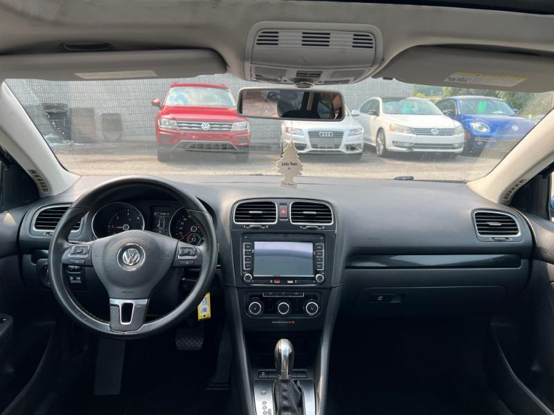 Volkswagen Jetta SportWagen 2.0L TDI 2011