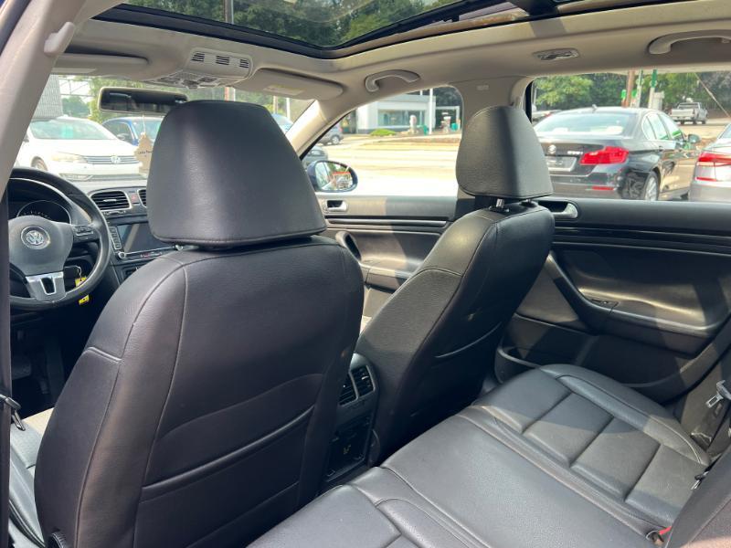 Volkswagen Jetta SportWagen 2.0L TDI 2011