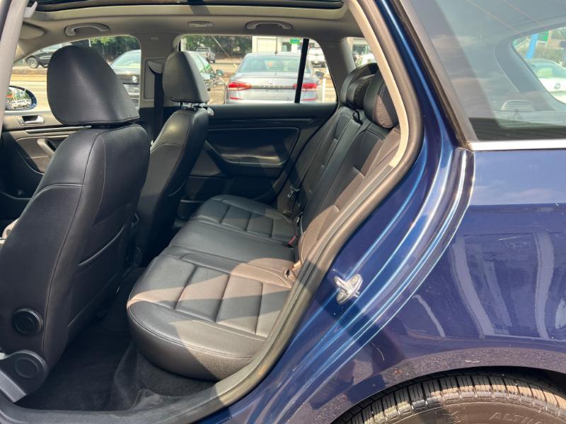 Volkswagen Jetta SportWagen 2.0L TDI 2011