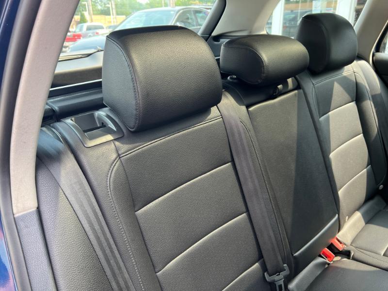 Volkswagen Jetta SportWagen 2.0L TDI 2011