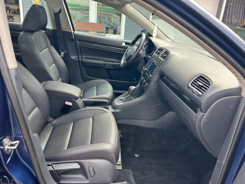 Volkswagen Jetta SportWagen 2.0L TDI 2011