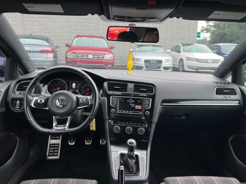Volkswagen Golf GTI S 6M 4-Door 2017