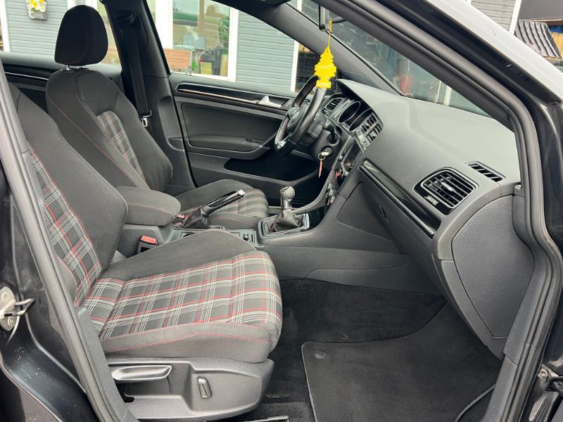 Volkswagen Golf GTI S 6M 4-Door 2017
