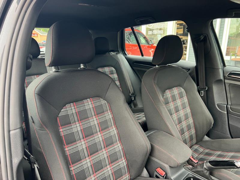Volkswagen Golf GTI S 6M 4-Door 2017