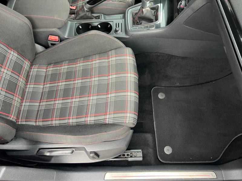 Volkswagen Golf GTI S 6M 4-Door 2017
