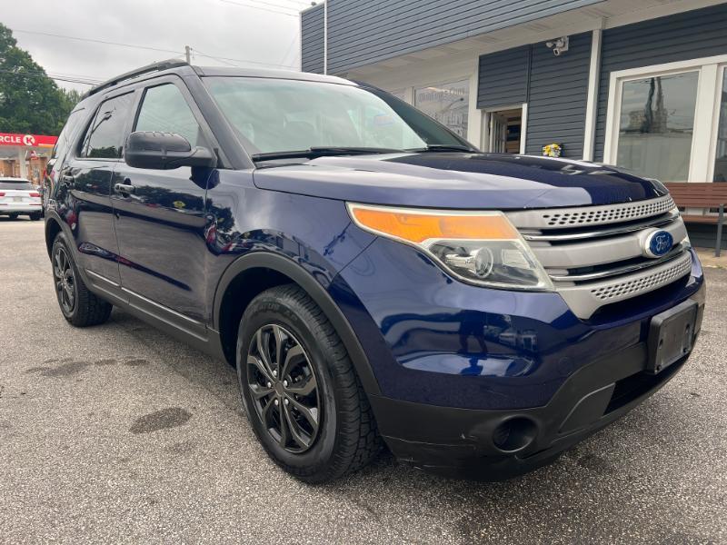 Ford Explorer Base FWD 2011
