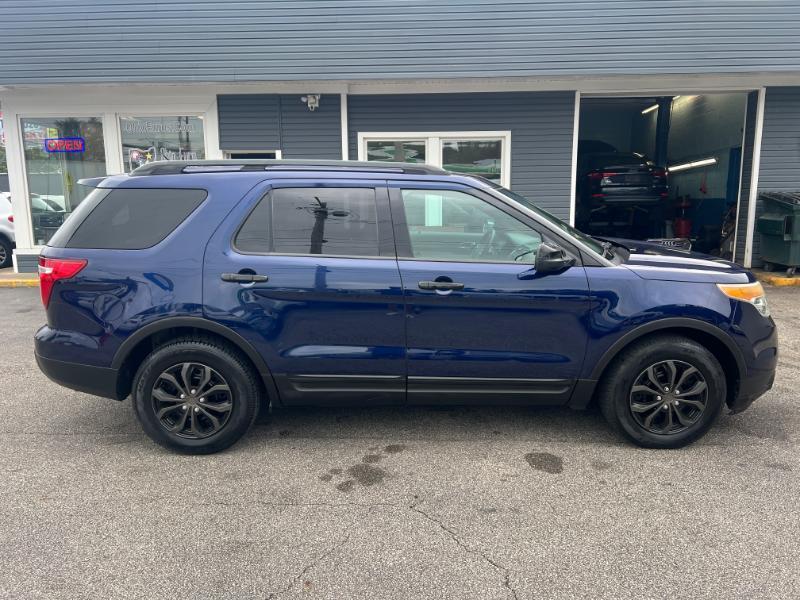 Ford Explorer Base FWD 2011