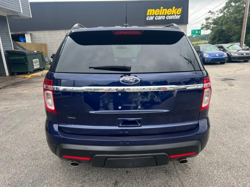 Ford Explorer Base FWD 2011