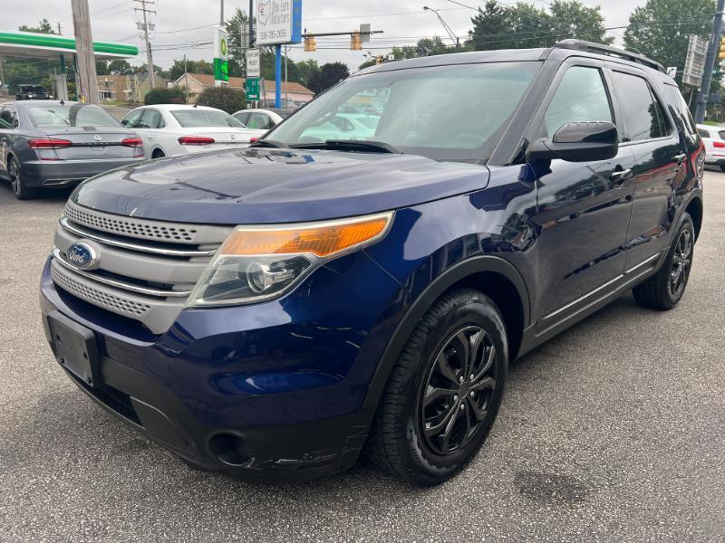 Ford Explorer Base FWD 2011