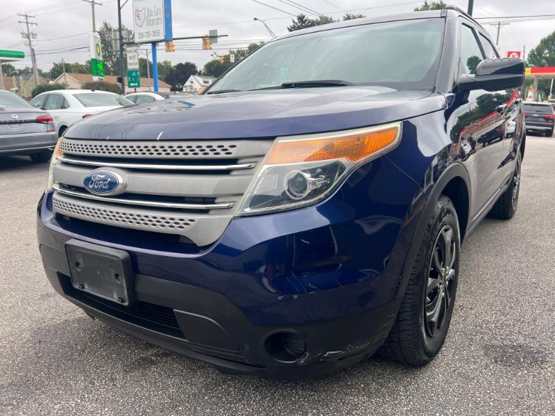 Ford Explorer Base FWD 2011