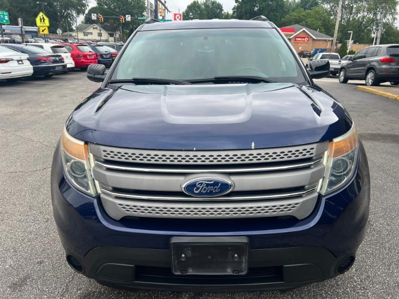 Ford Explorer Base FWD 2011