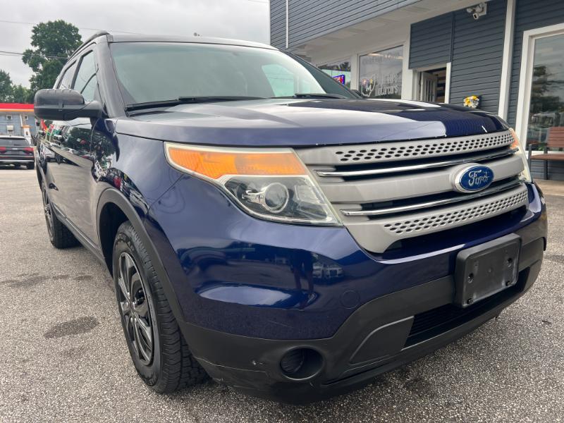 Ford Explorer Base FWD 2011