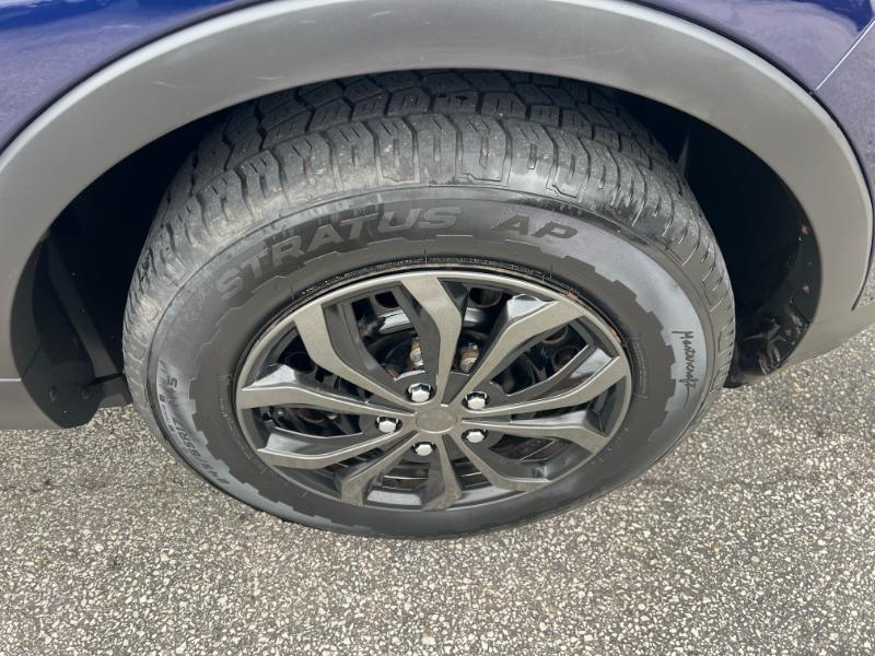 Ford Explorer Base FWD 2011