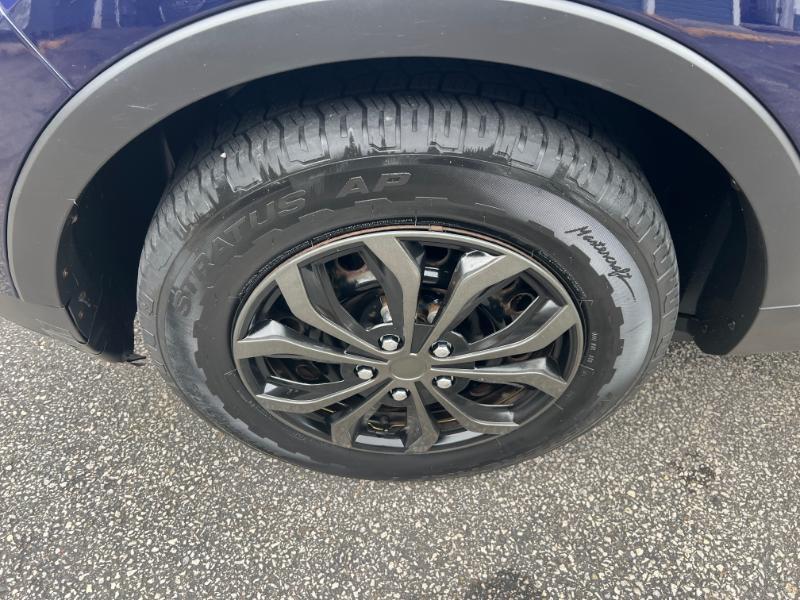 Ford Explorer Base FWD 2011