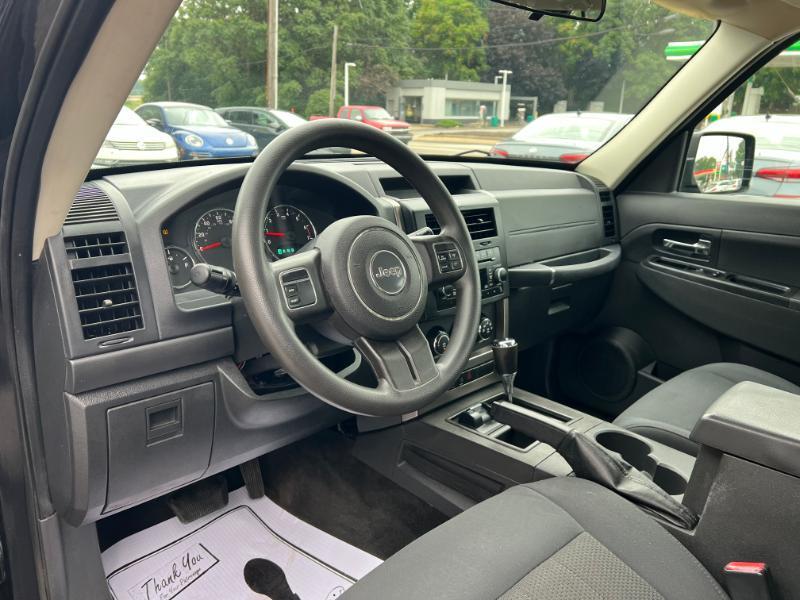 Jeep Liberty Sport 4WD 2012