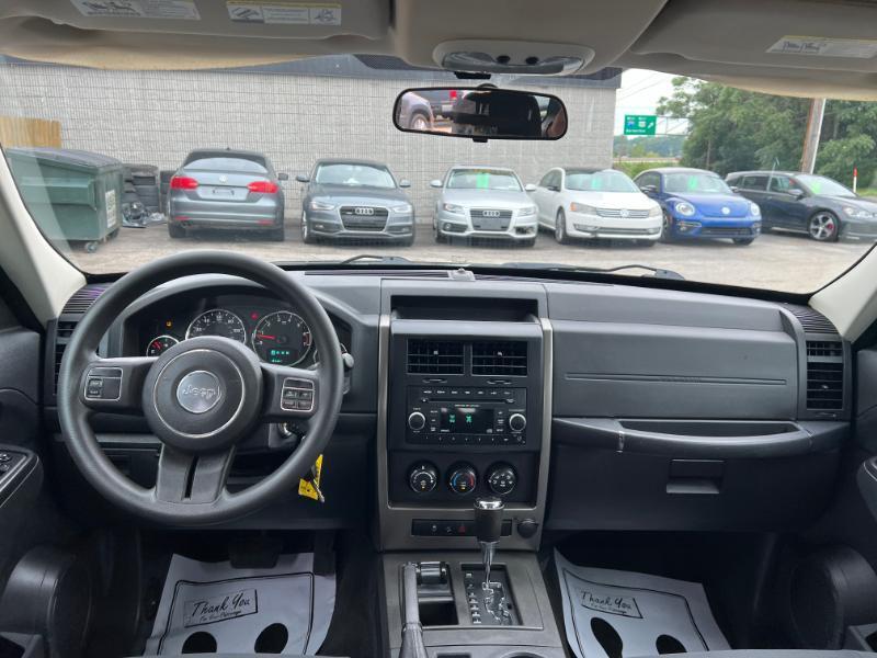 Jeep Liberty Sport 4WD 2012