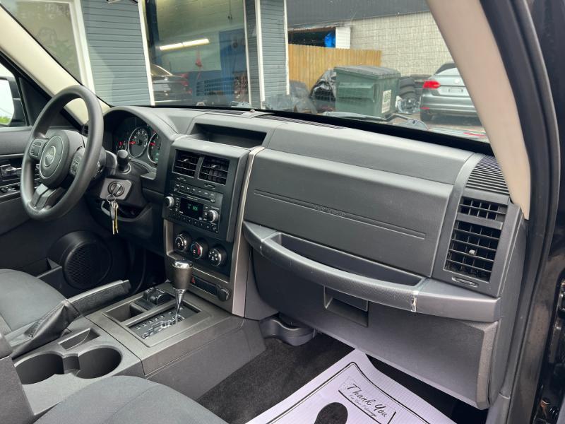 Jeep Liberty Sport 4WD 2012