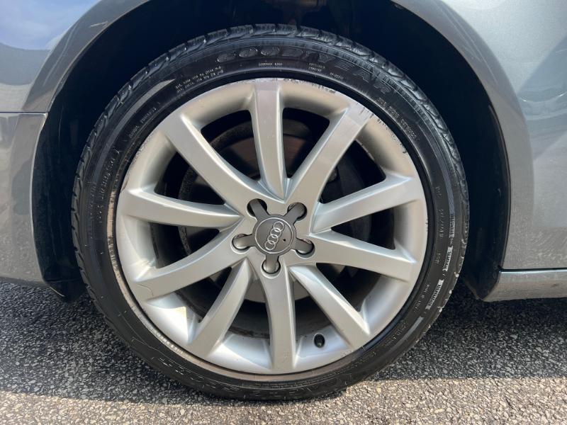 Audi A4 2.0T Sedan quattro Tiptronic 2013