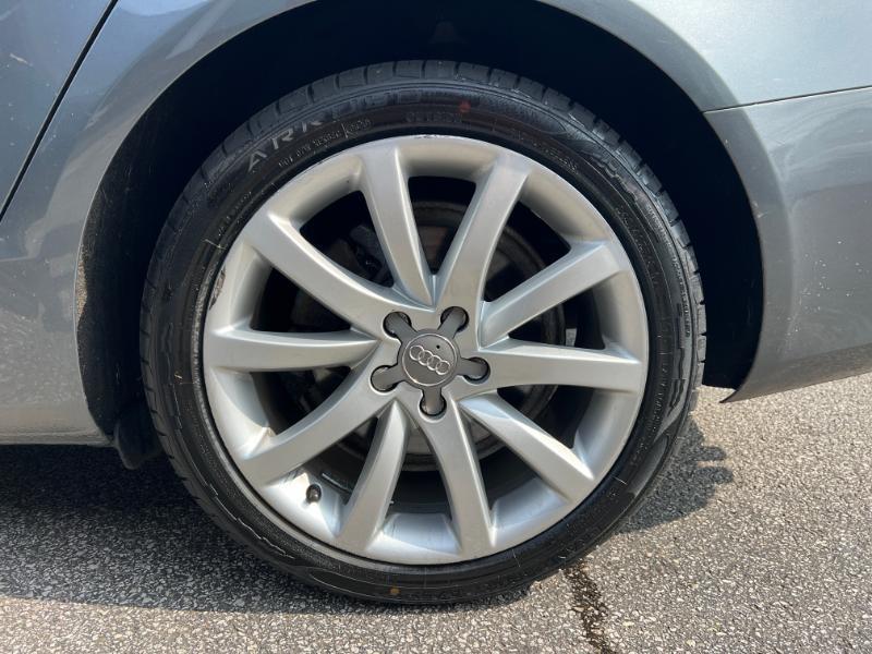 Audi A4 2.0T Sedan quattro Tiptronic 2013