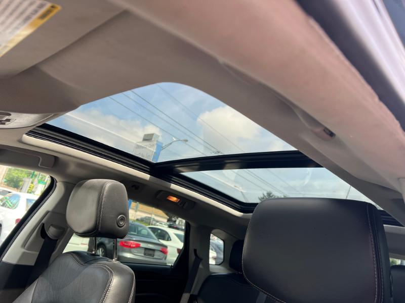 Cadillac SRX Luxury AWD 2012