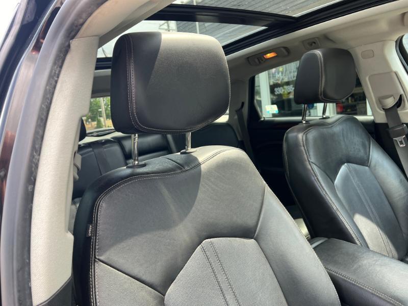 Cadillac SRX Luxury AWD 2012