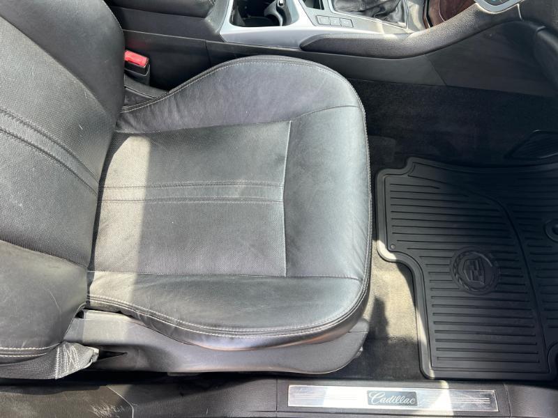 Cadillac SRX Luxury AWD 2012