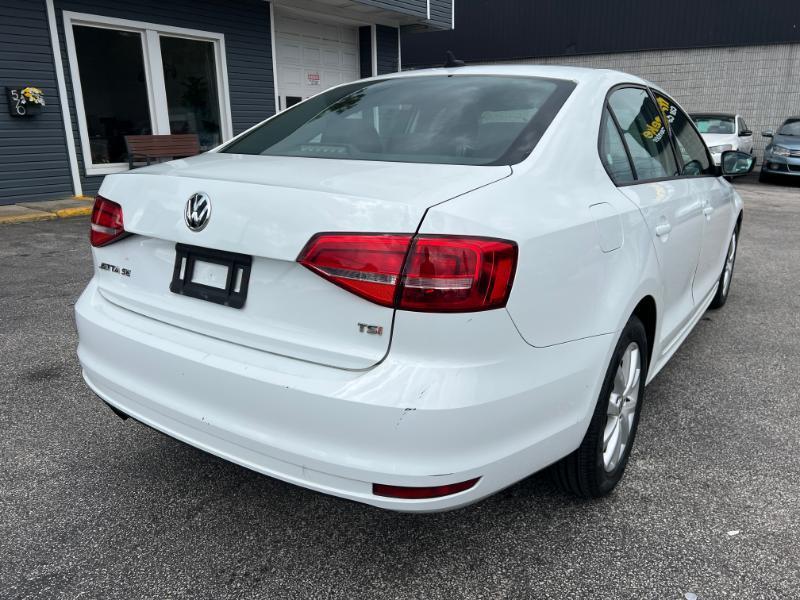 Volkswagen Jetta SE 6A 2015
