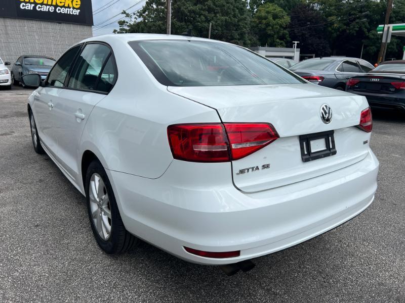 Volkswagen Jetta SE 6A 2015