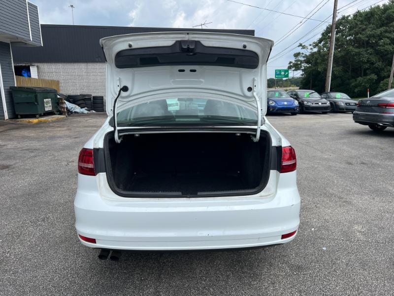 Volkswagen Jetta SE 6A 2015