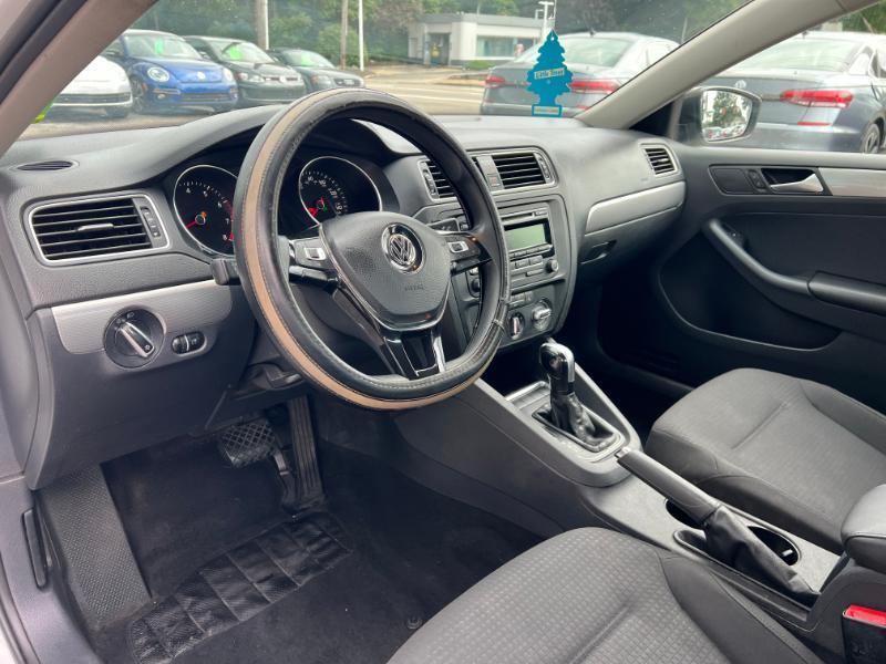 Volkswagen Jetta SE 6A 2015
