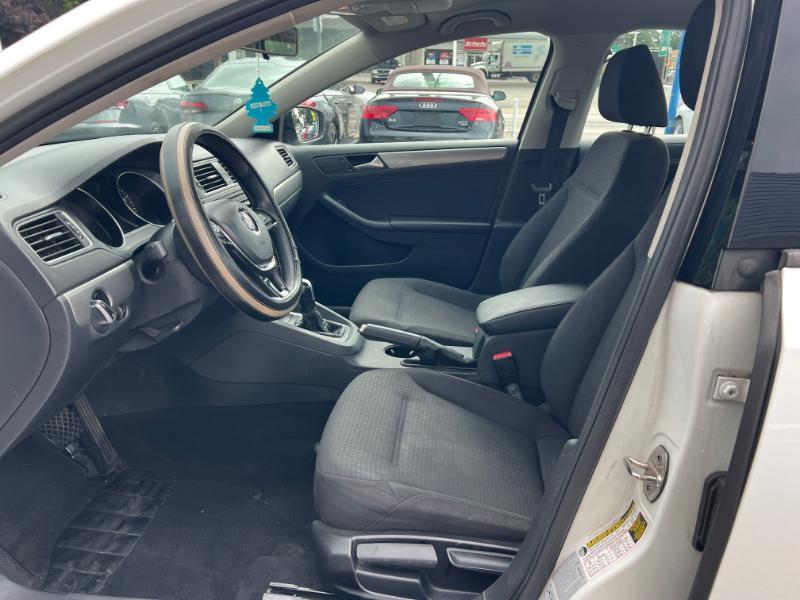 Volkswagen Jetta SE 6A 2015
