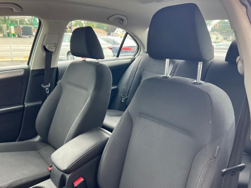 Volkswagen Jetta SE 6A 2015