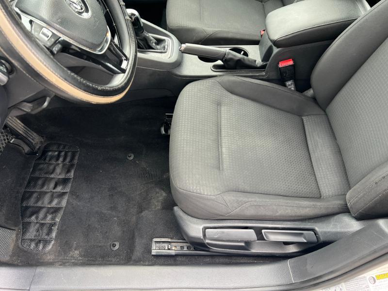 Volkswagen Jetta SE 6A 2015